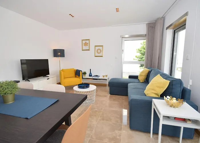 Near Sao Martinho 度假居 Salir de Porto